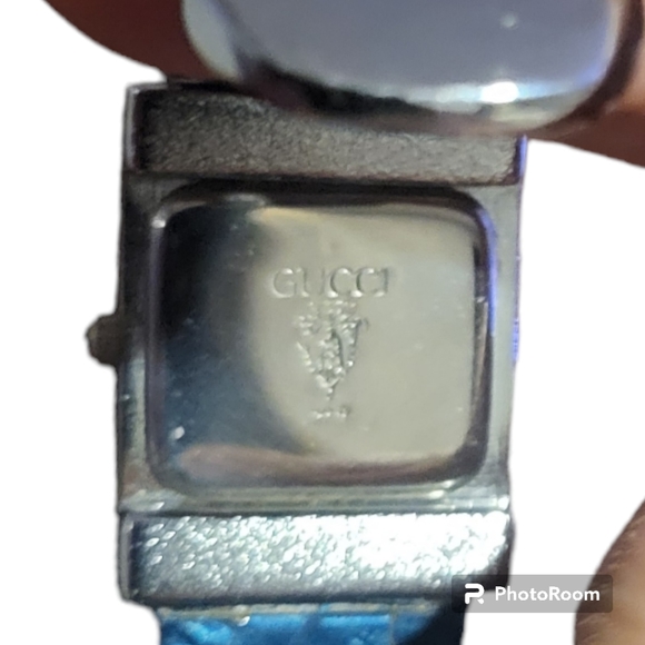Vintage Gucci Cuff Watch - Picture 5 of 7